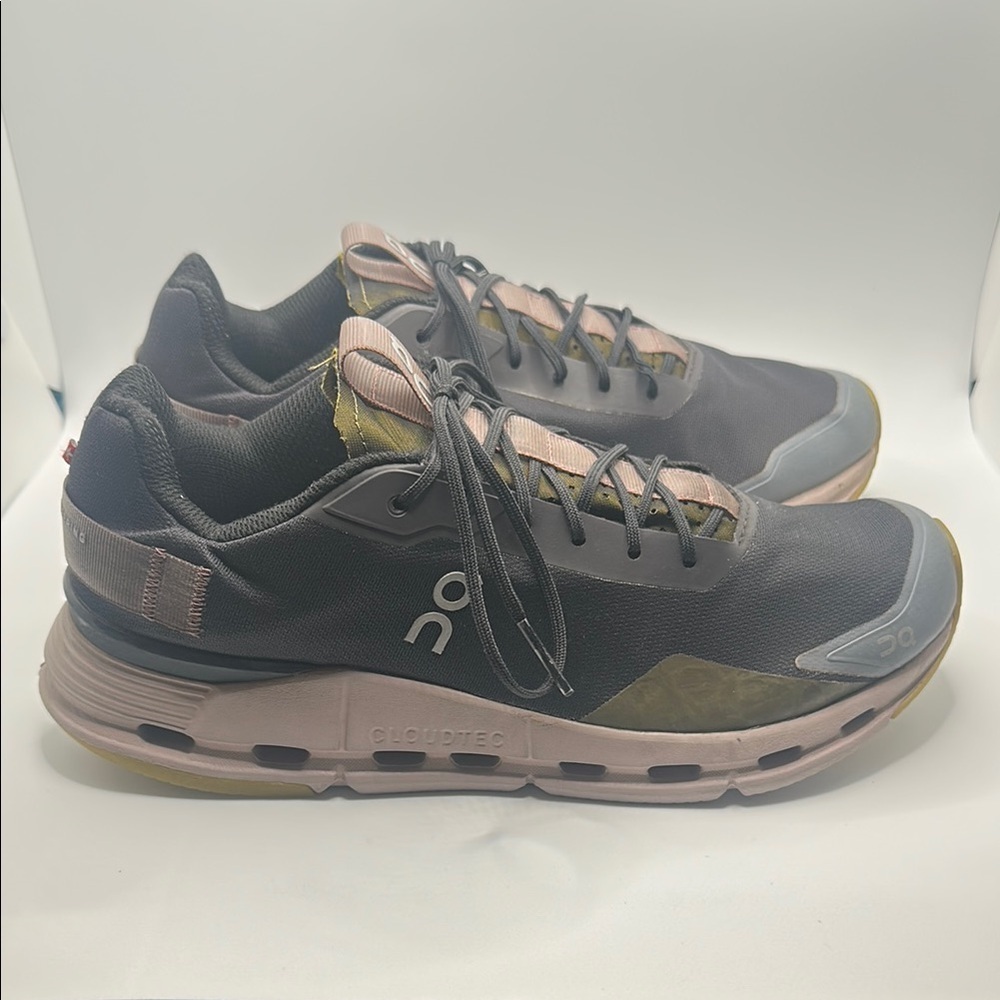On Running Black and Green Athletic Shoes Streamlined Design - Picture 4 of 9